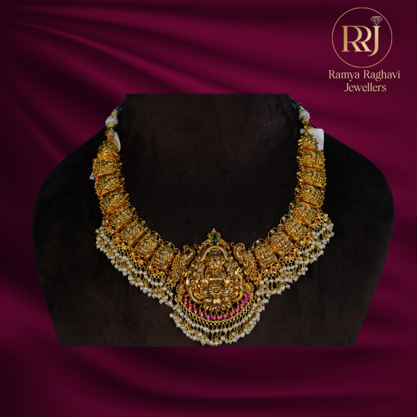 Divine Textured Gold Necklace